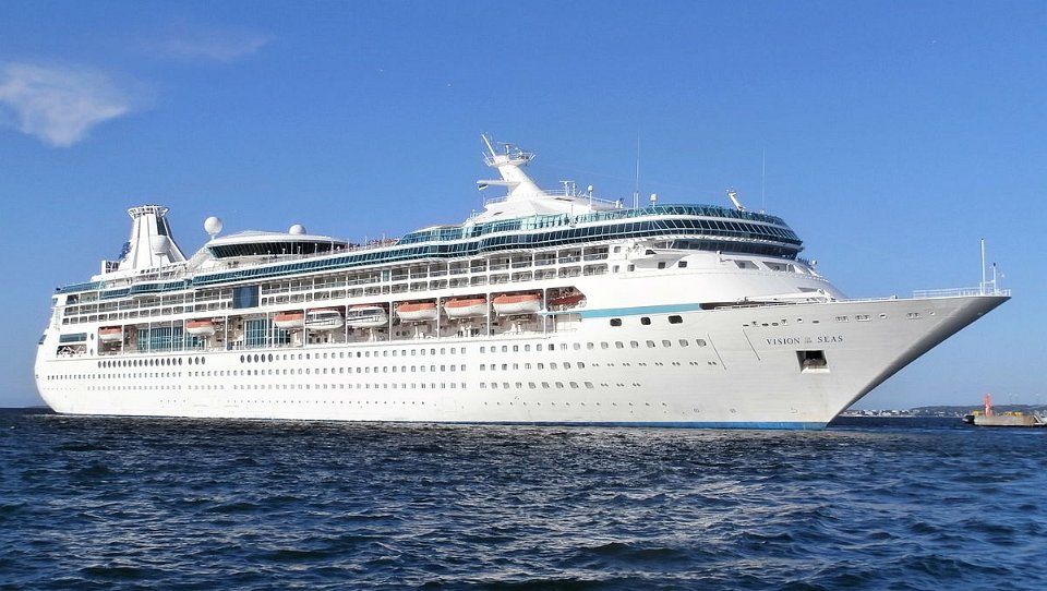 Vision of the Seas departing
