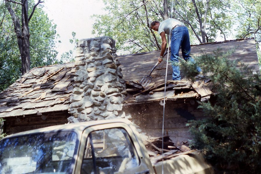 1988 roofing log cabin