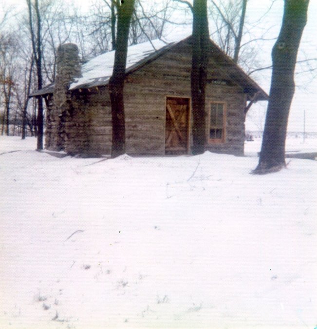 Image170 Log Cabin snow